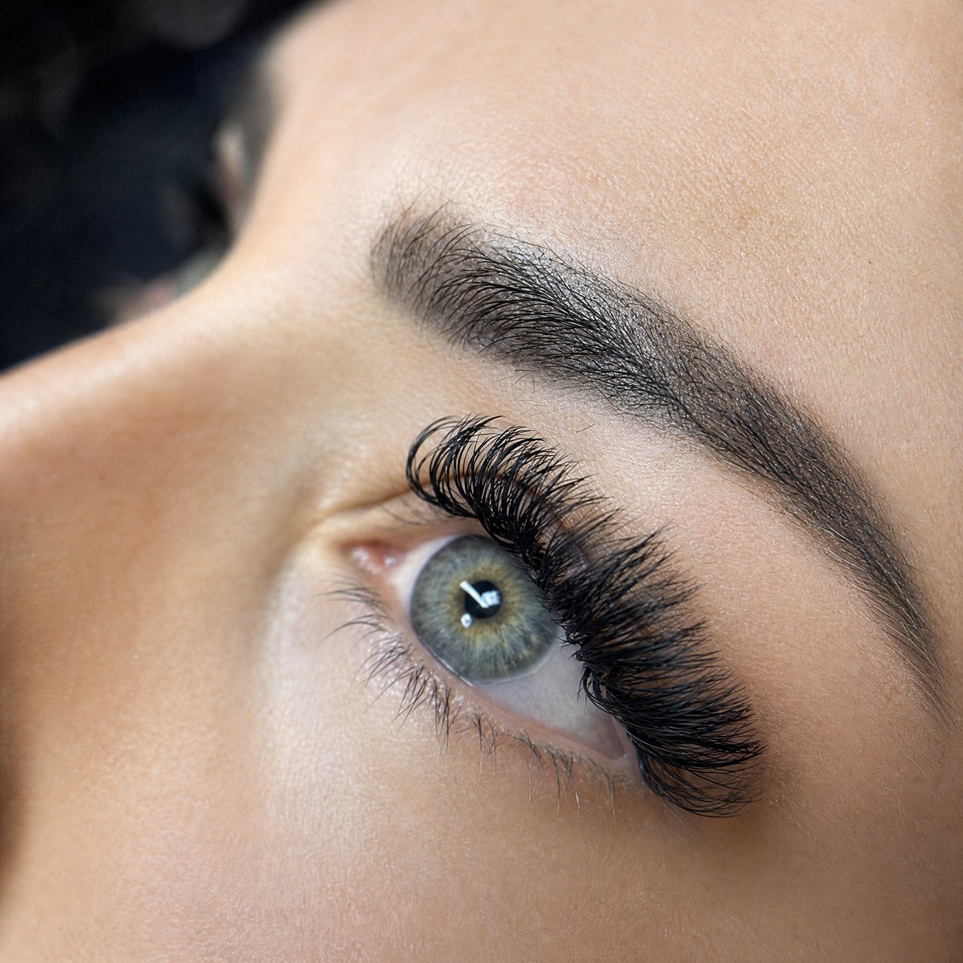 Volumentechnik Wimpern Detailaufnahme